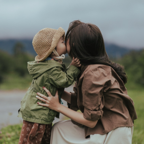 Une mère et son enfant