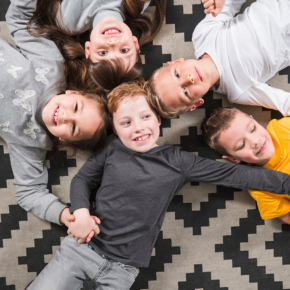 Enfants souriants